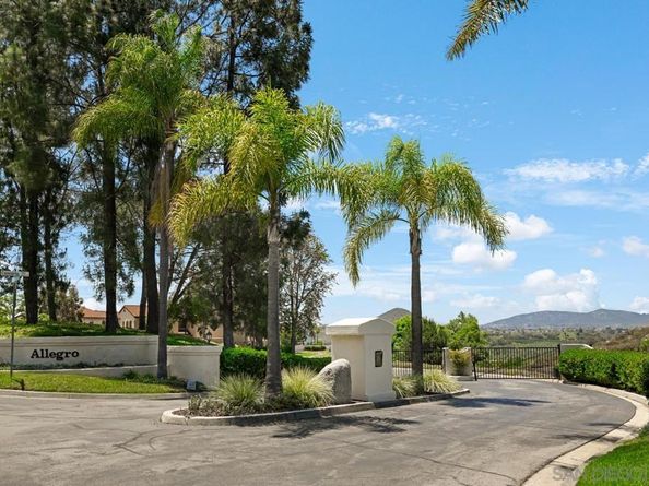 701 Fino Glen, Escondido CA 92025