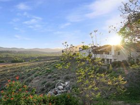 701 Fino Glen, Escondido CA 92025