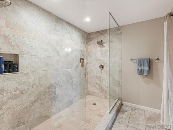 701 Fino Glen, Escondido CA 92025