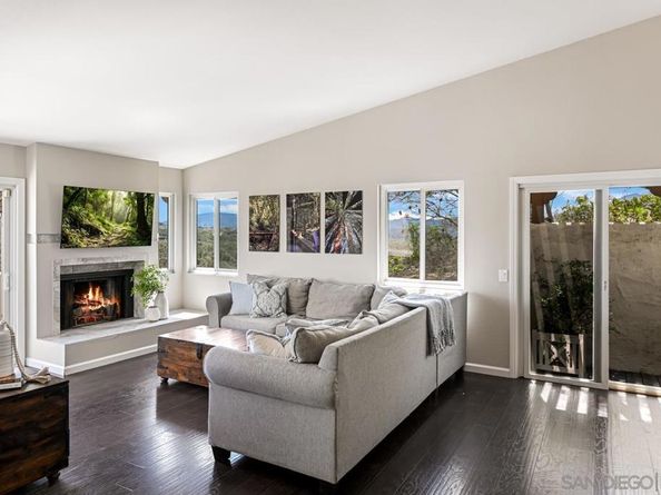 701 Fino Glen, Escondido CA 92025