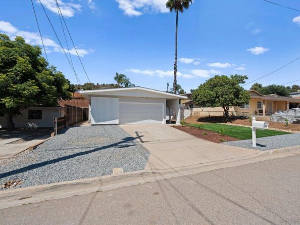 9117 Heatherdale St, Santee CA 92071