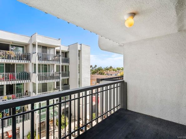727 Sapphire St 301, San Diego CA 92109