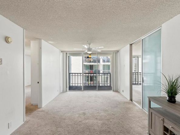 727 Sapphire St 301, San Diego CA 92109
