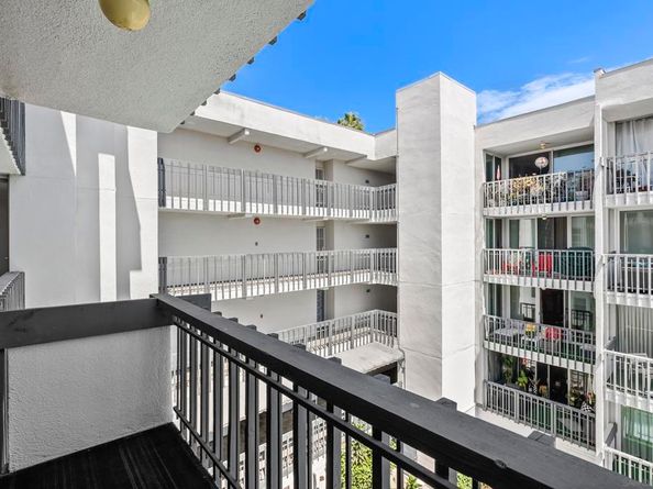 727 Sapphire St 301, San Diego CA 92109