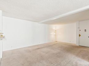 727 Sapphire St 301, San Diego CA 92109