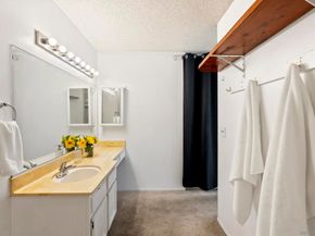 727 Sapphire St 301, San Diego CA 92109