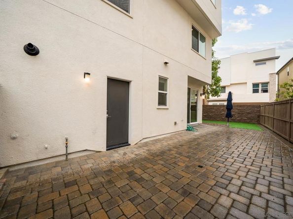 15105 Lincoln Loop, San Diego CA 92127