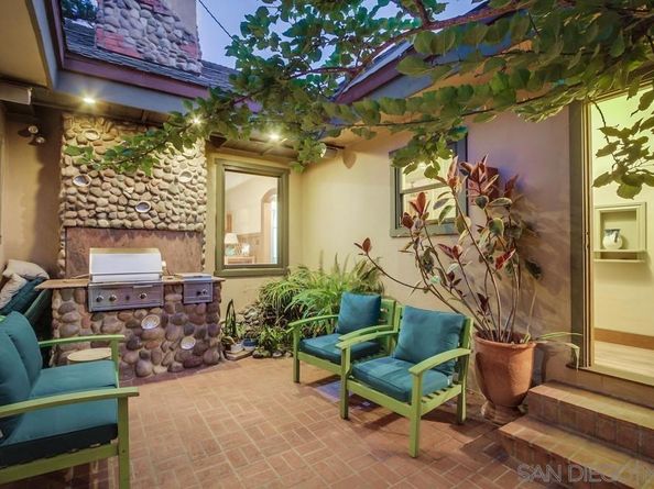 438 Retaheim Way, La Jolla CA 92037