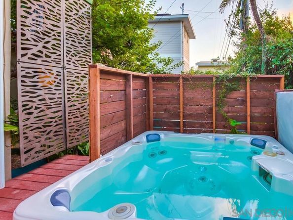 438 Retaheim Way, La Jolla CA 92037