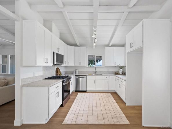1503 Laurel Road, Oceanside CA 92054