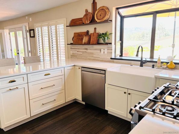 672 Chateau Place, Escondido CA 92029