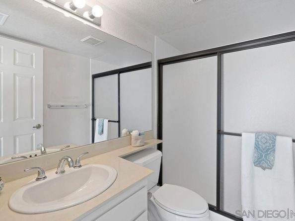 672 Chateau Place, Escondido CA 92029