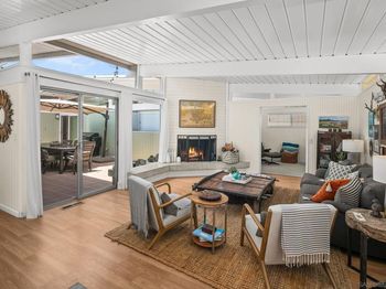 435 Country Club Ln