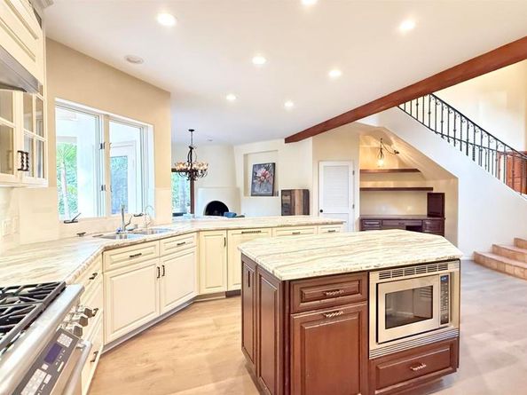 16722 Via Lago Azul, Rancho Santa Fe CA 92067