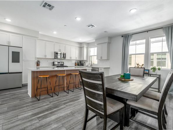 449 Atlas Glen, Escondido CA 92025