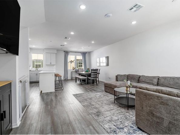 449 Atlas Glen, Escondido CA 92025