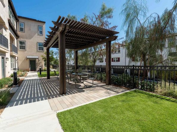 449 Atlas Glen, Escondido CA 92025