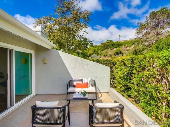 2065 Caminito San Nicholas, La Jolla CA 92037