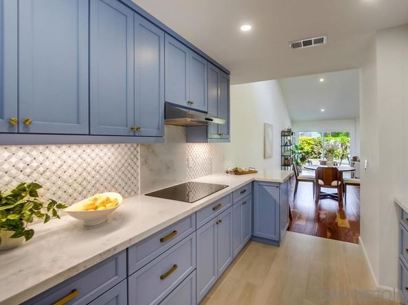 2065 Caminito San Nicholas, La Jolla CA 92037