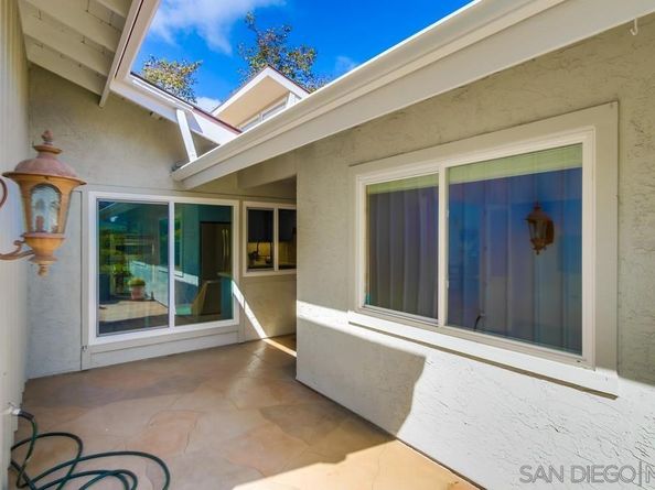 2065 Caminito San Nicholas, La Jolla CA 92037