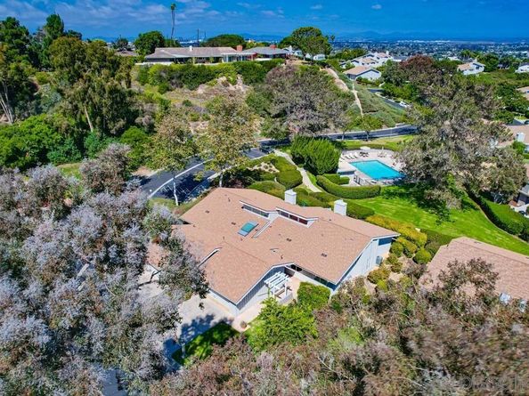 2065 Caminito San Nicholas, La Jolla CA 92037
