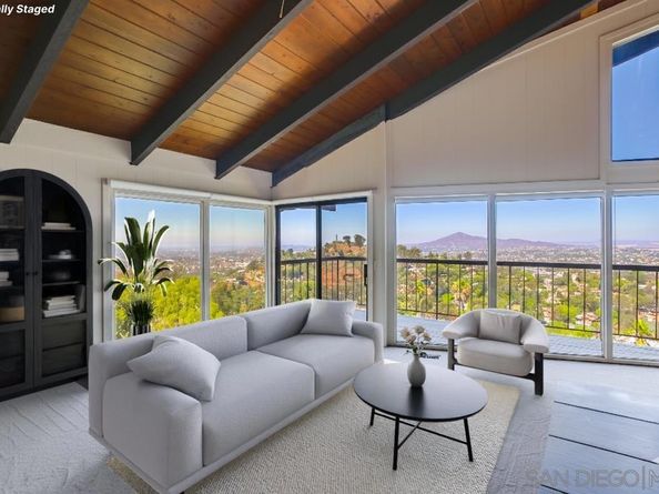 4742 Mount Helix Drive, La Mesa CA 91941