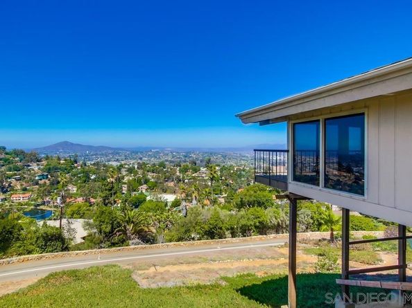 4742 Mount Helix Drive, La Mesa CA 91941