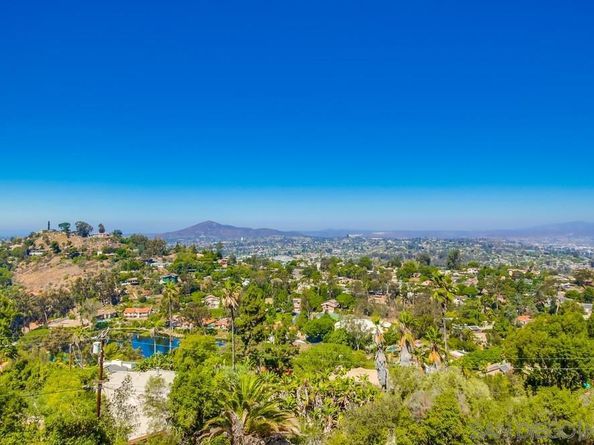 4742 Mount Helix Drive, La Mesa CA 91941