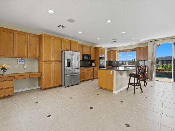 320 Crownview Ct, San Marcos CA 92069