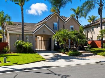 320 Crownview Ct