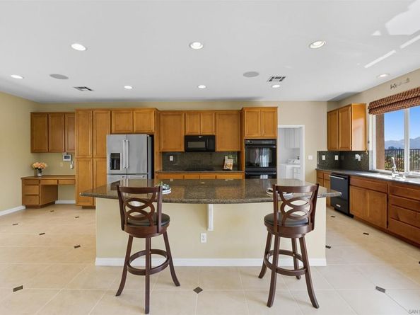 320 Crownview Ct, San Marcos CA 92069