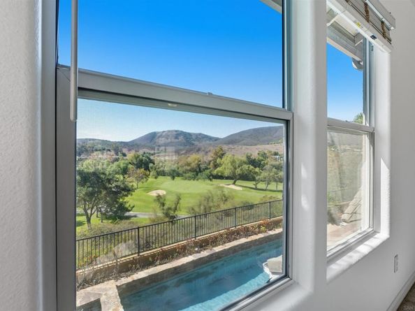 320 Crownview Ct, San Marcos CA 92069