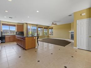 320 Crownview Ct, San Marcos CA 92069