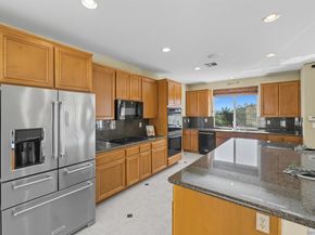 320 Crownview Ct, San Marcos CA 92069
