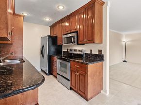 8561 Villa La Jolla Dr K, La Jolla CA 92037