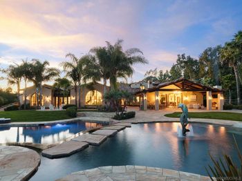 16409 Via de Santa Fe