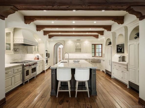 16409 Via de Santa Fe, Rancho Santa Fe CA 92067