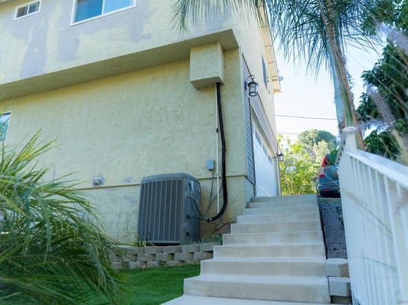 10179 Canyon Dr, Escondido CA 92026