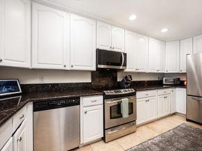 832 Kalpati Cir E, Carlsbad CA 92008