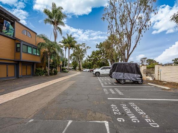 832 Kalpati Cir E, Carlsbad CA 92008