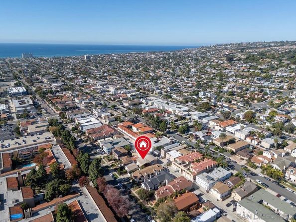 1818 Diamond St, San Diego CA 92109