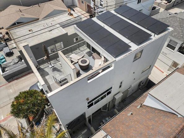 710 Verona Court, San Diego CA 92109