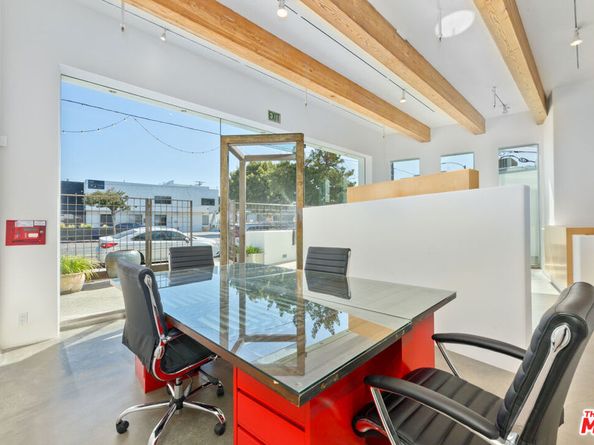 2224 Main Street, Santa Monica CA 90405