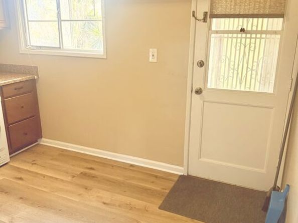 4048 Abourne Road C, Los Angeles CA 90008