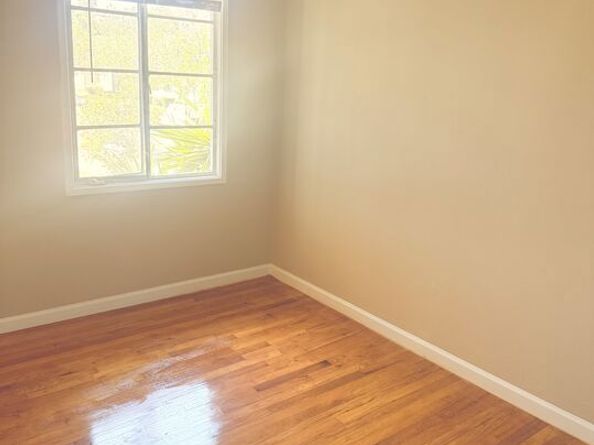 4048 Abourne Road C, Los Angeles CA 90008