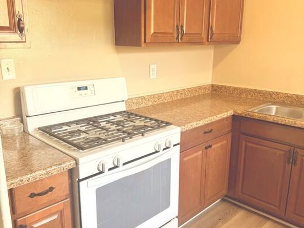 4048 Abourne Road C, Los Angeles CA 90008