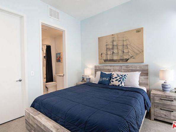10919 1/2 Otsego Street, North Hollywood CA 91601