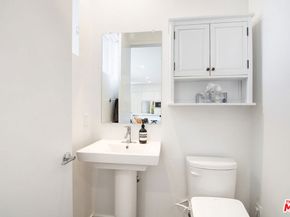 10919 1/2 Otsego Street, North Hollywood CA 91601
