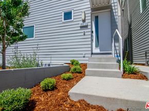 10919 1/2 Otsego Street, North Hollywood CA 91601