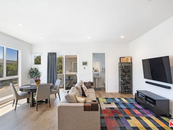 10919 1/2 Otsego Street, North Hollywood CA 91601